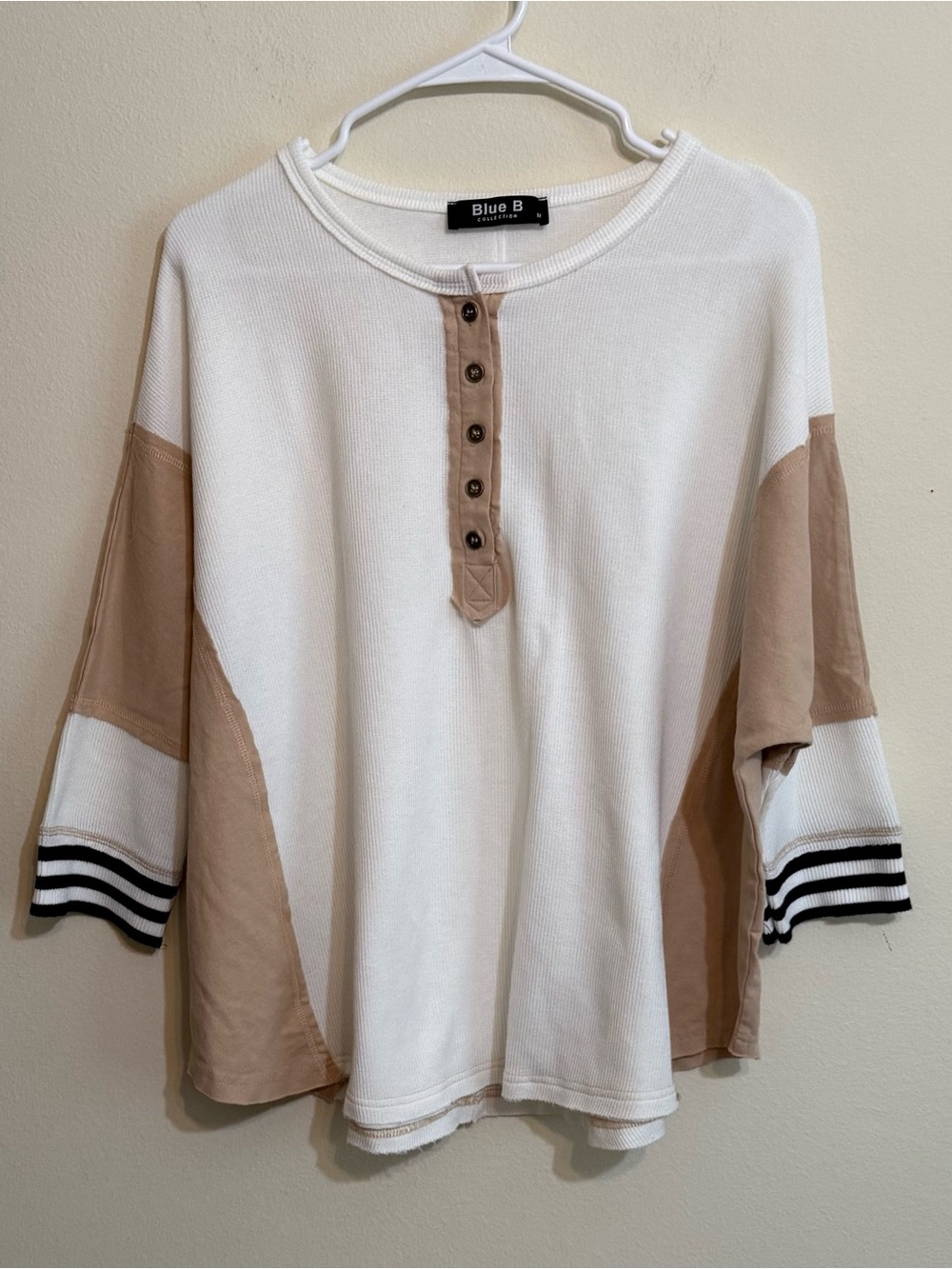Blue B Cream & Tan Button Front Pullover Size M